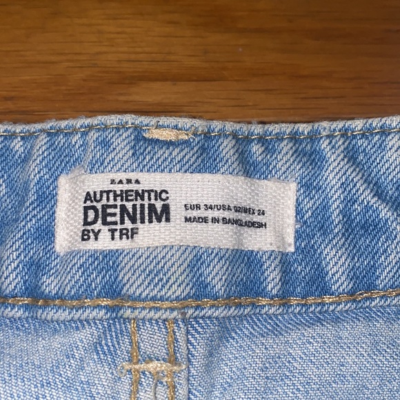NWOT never worn Zara denim shorts US02 - Picture 2 of 3